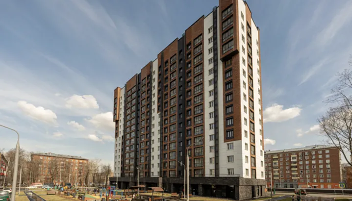 Все жители ста домов на севере Москвы оформили договоры по программе реновации