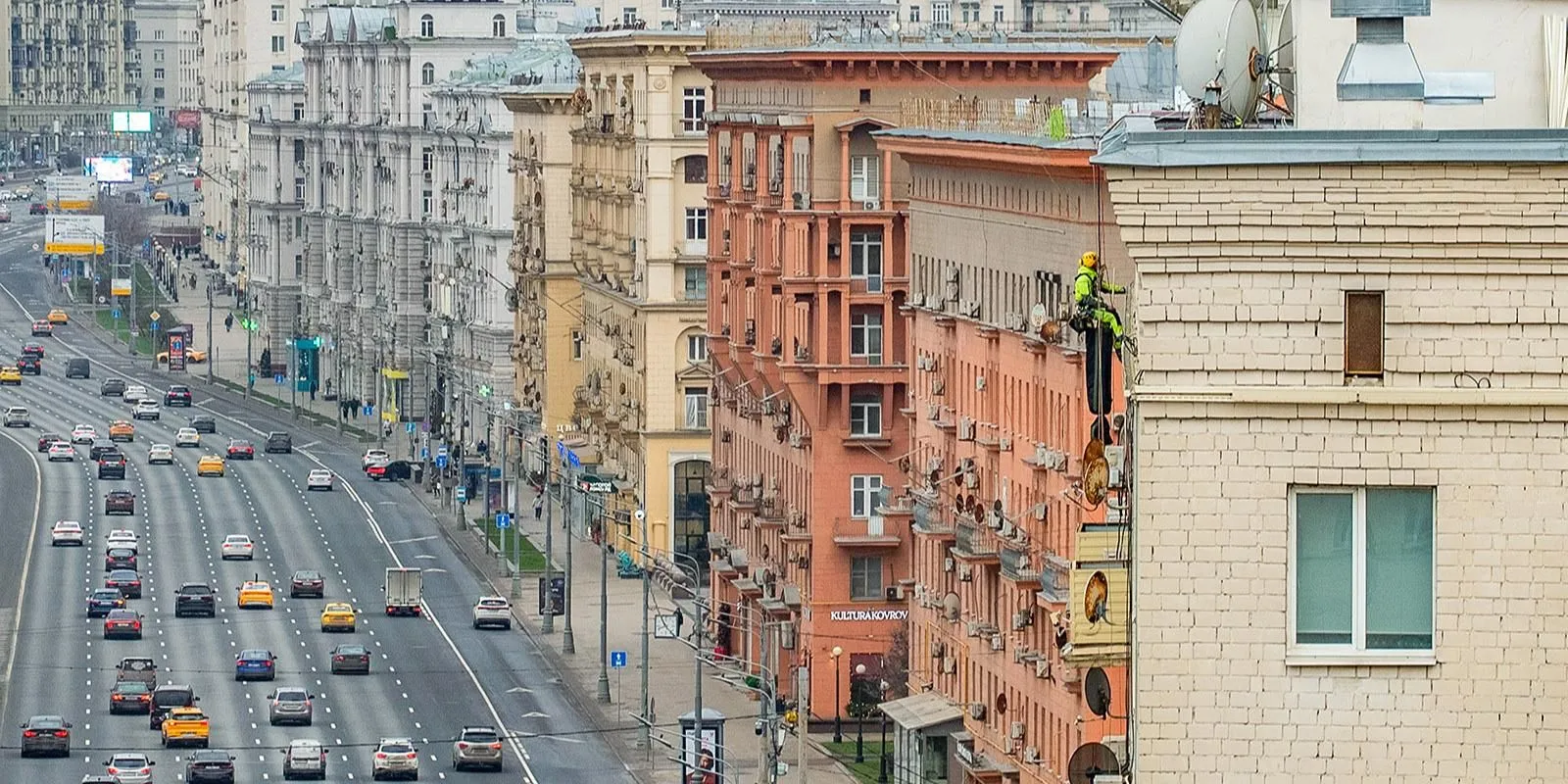 На Кутузовском проспекте появится архитектурно художественная подсветка 12 зданий
