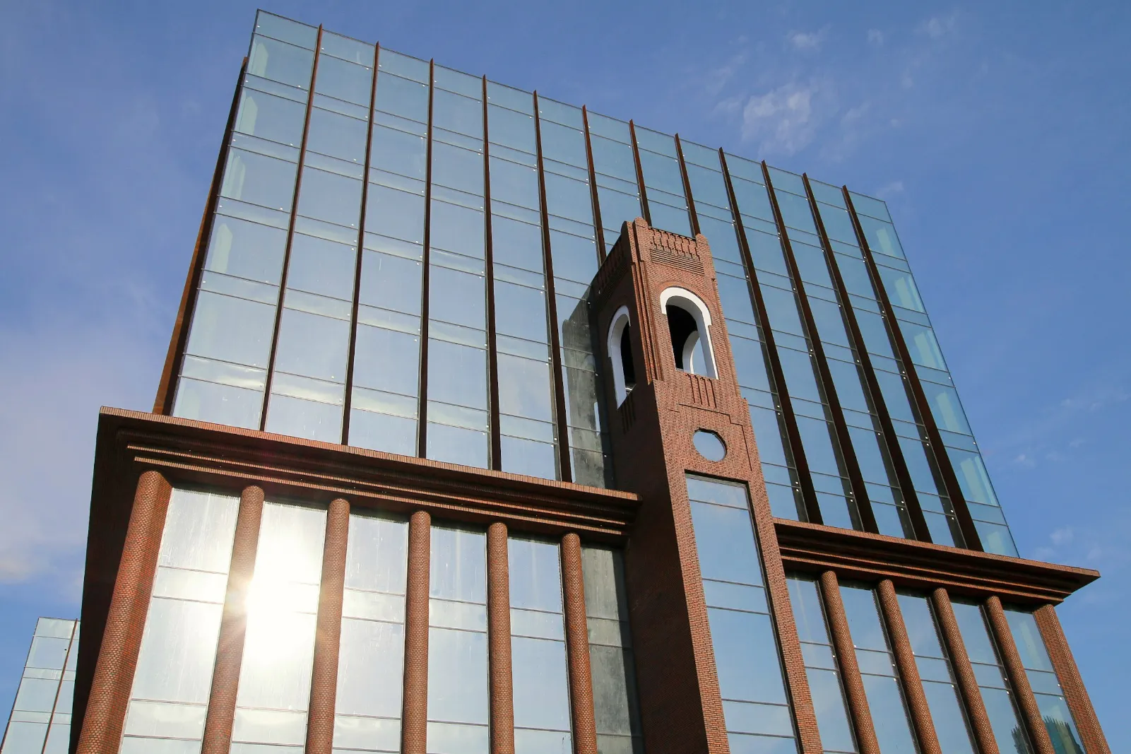  Деловой центр с общественными террасами возвели в Даниловском районе