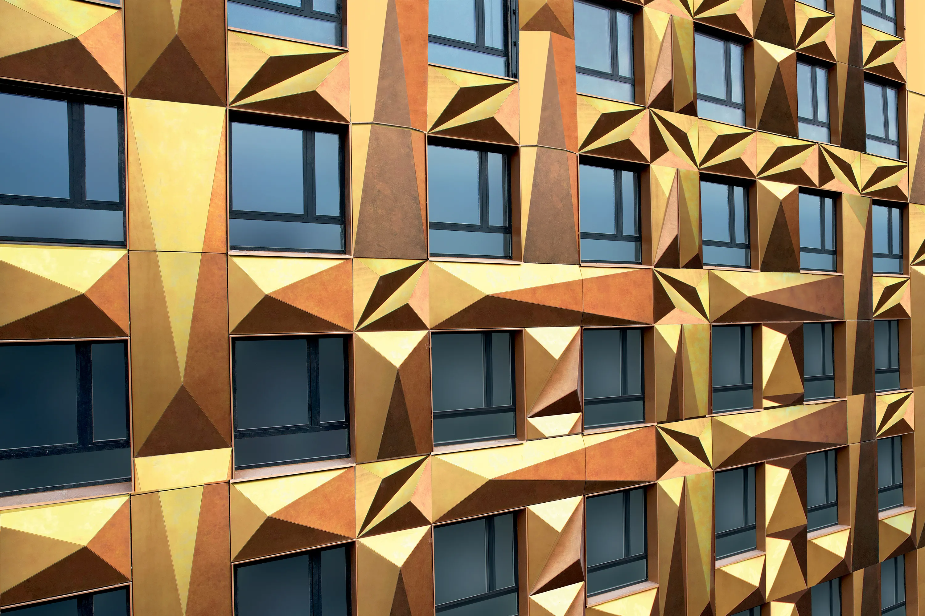 Постмодернизм в городе: золото, стекло, бионика в новом московском ландшафте