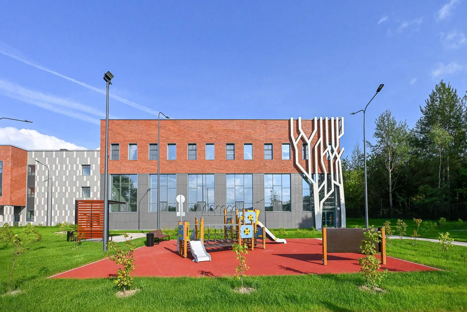 В Москве с начала года ввели 14 новых и обновленных объектов образования