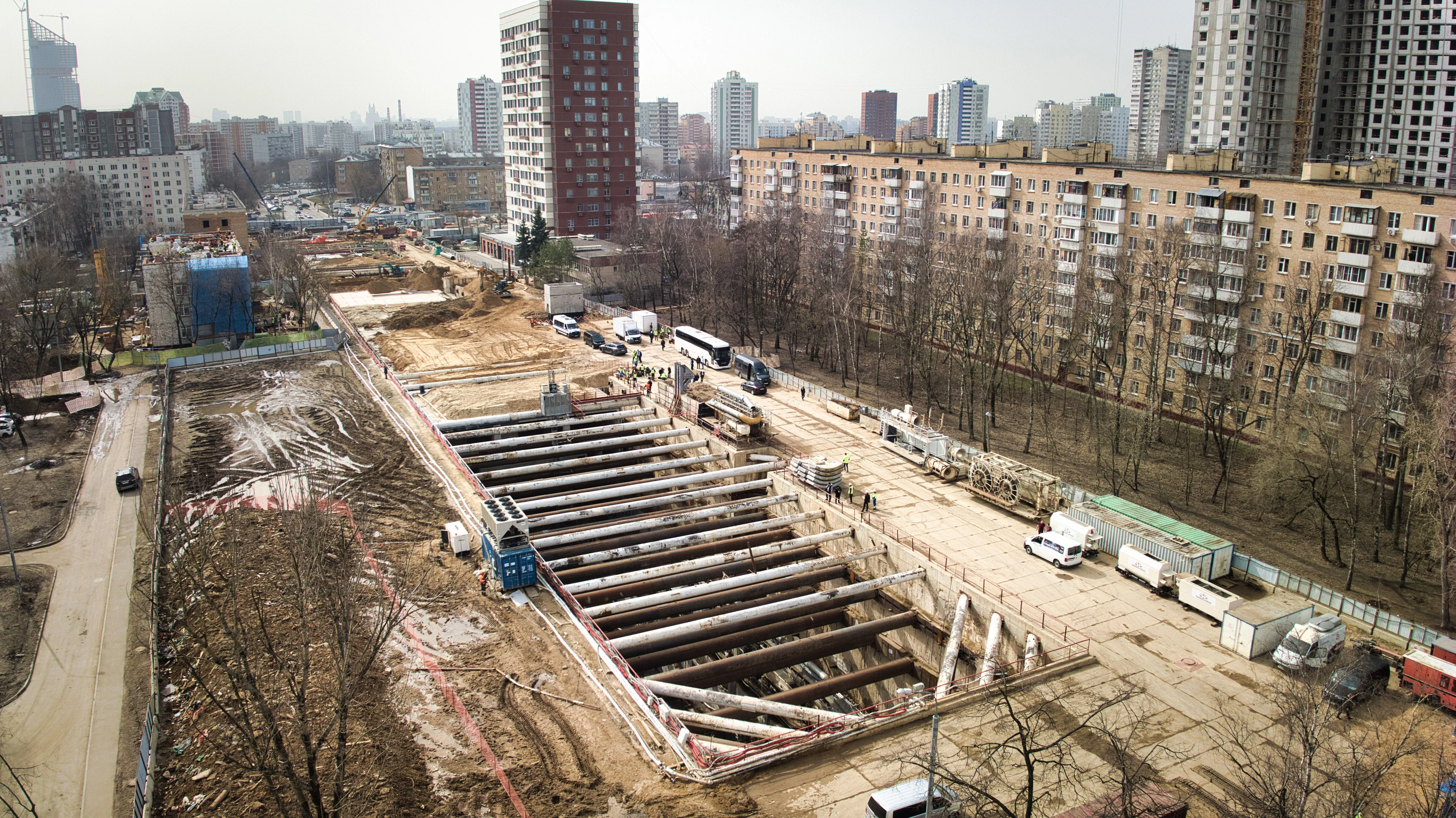 Строящаяся станция «Народное Ополчение» готова на треть