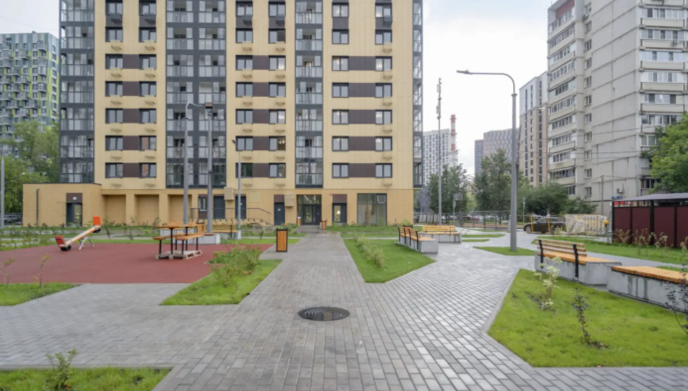 Более 200 москвичей приступили к переселению в новостройку по программе реновации на улице Заречной