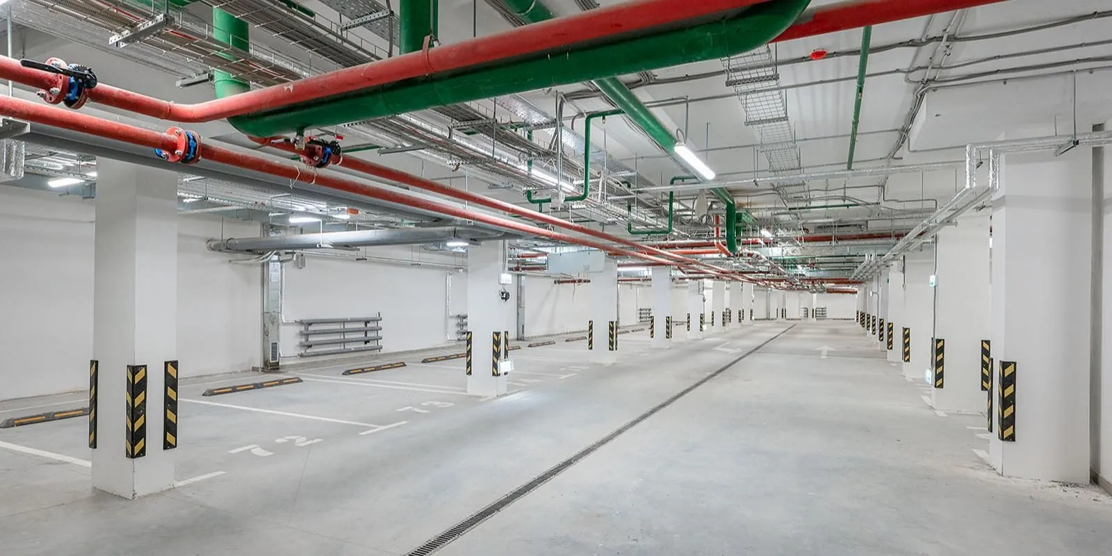 Более 3,5 тысячи парковочных мест продали на городских аукционах в 2025 году