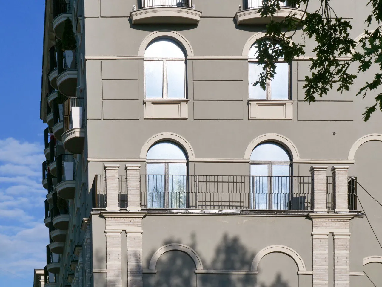 Стиль Ар-деко появился в премиальном комплексе  апартаментов Wellton SPA Residence