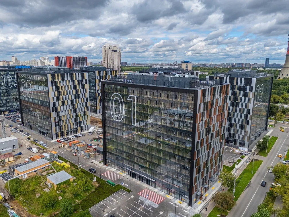 На последнем корпусе бизнес-парка OSTANKINO завершены фасадные работы