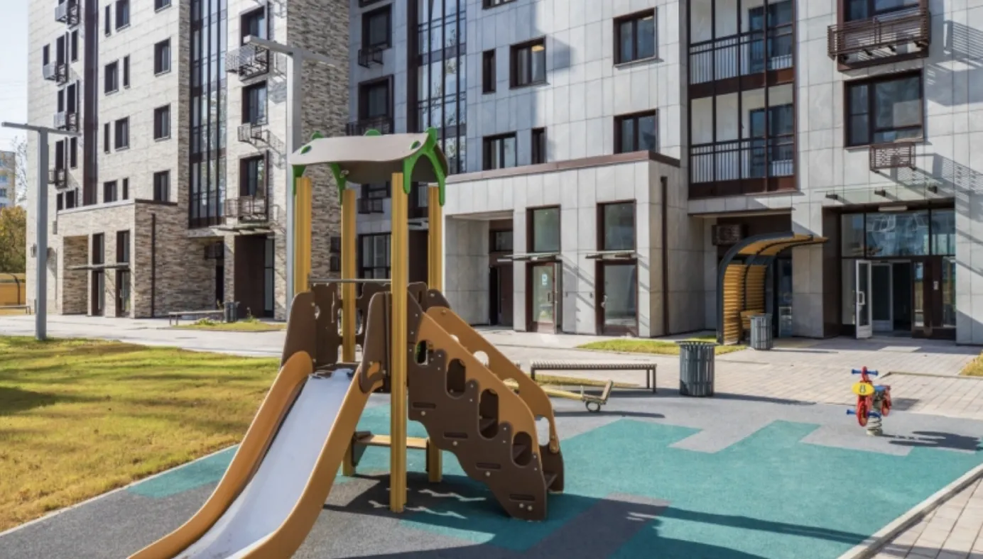 Около 15,8 тысячи москвичей оформили договоры на квартиры по программе реновации в ЮАО