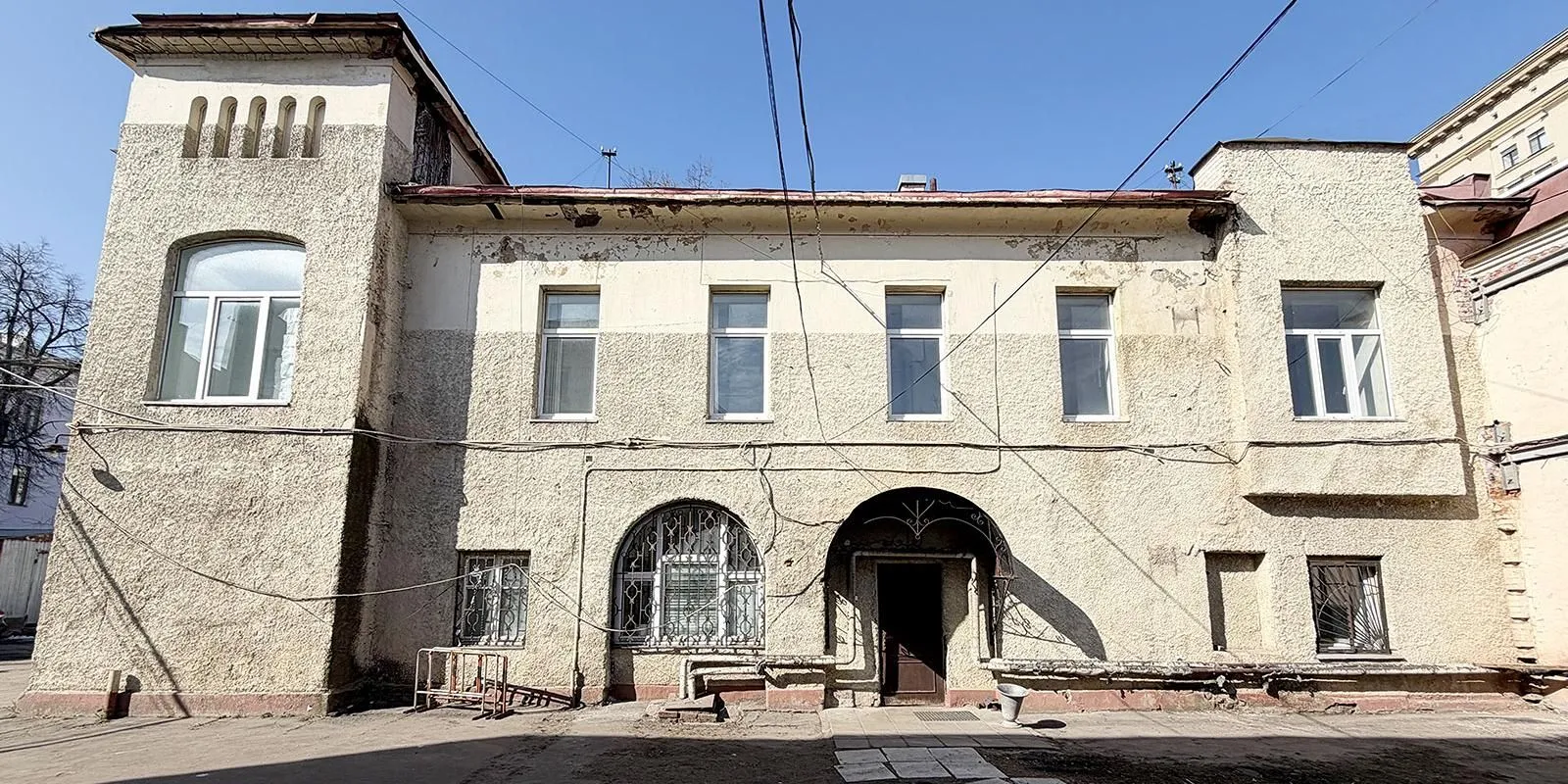 В доме Аршиновых в центре Москвы нашли историческую печь начала XX века