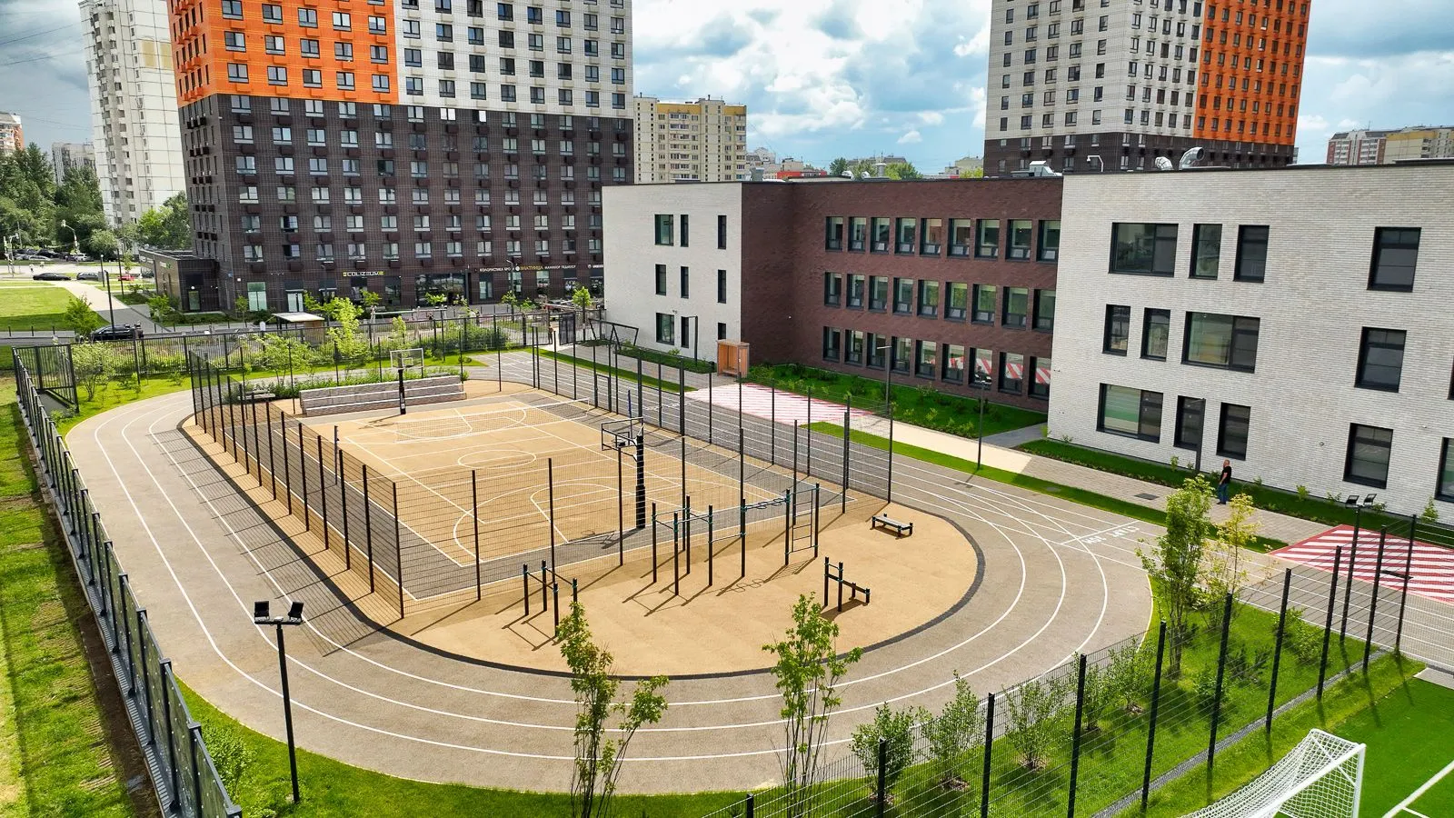 Больше 30 новых школ и детских садов откроется в Москве к началу учебного года