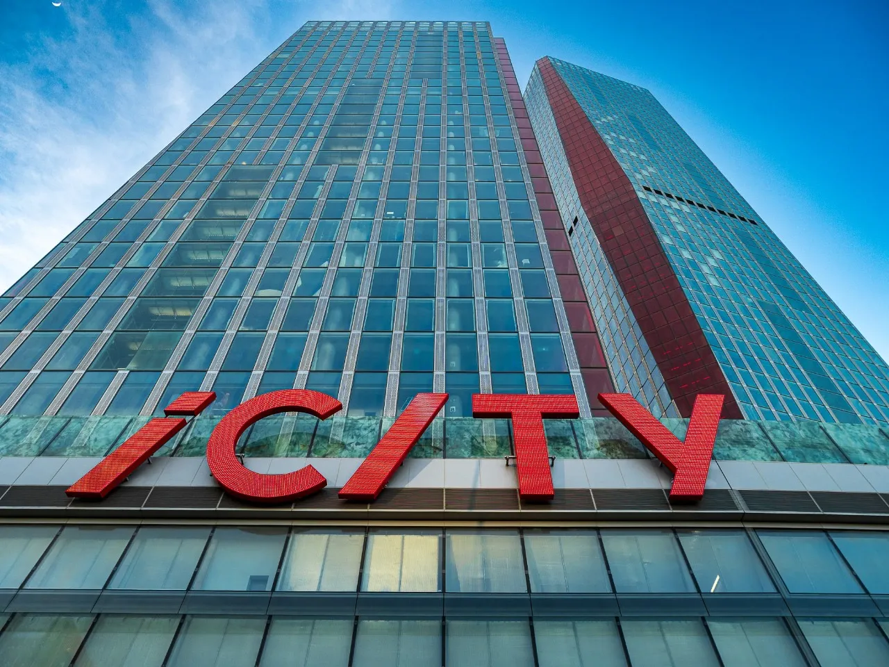 Телекоммуникационная инфраструктура с 1132 точками подключения создана в деловом комплексе iCITY