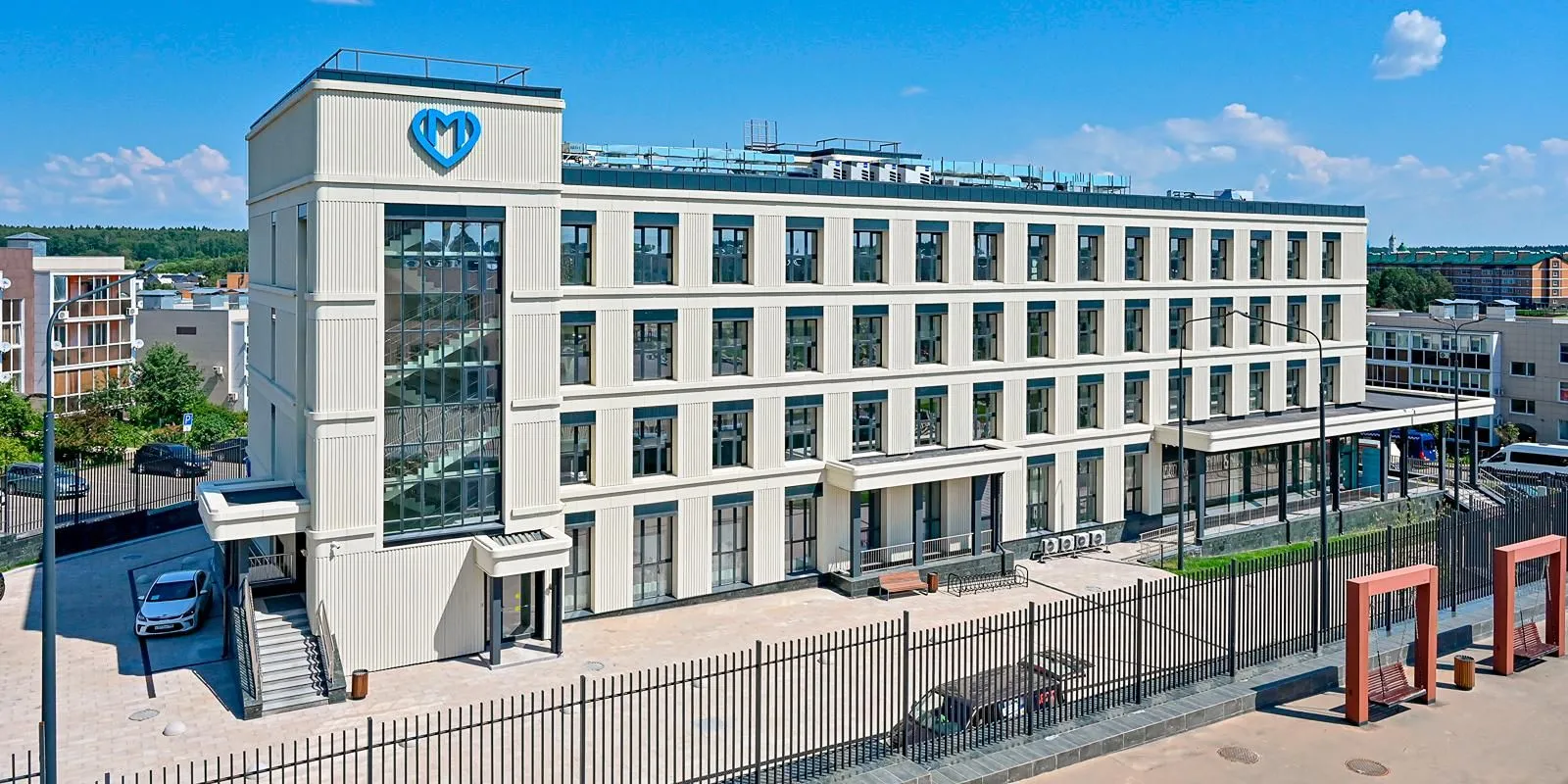 Восемь поликлиник построят в ТиНАО до конца 2026 года 