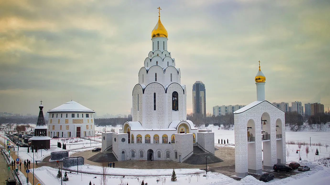 Храм белокаменный 