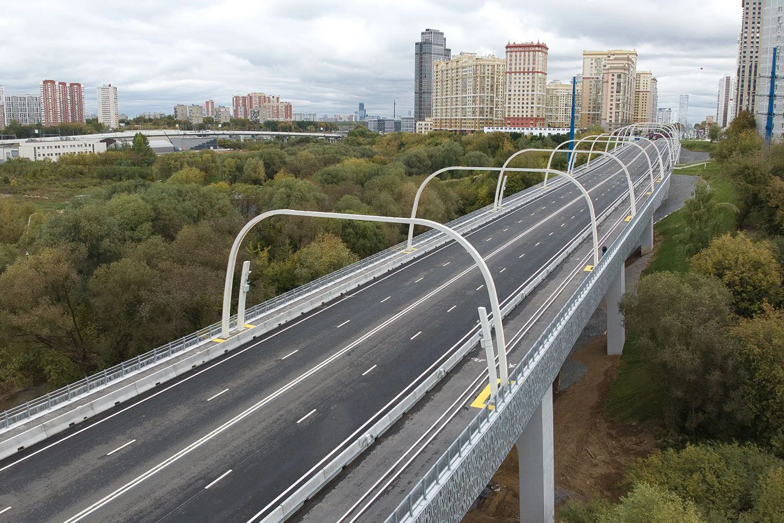 В 2025 году в Москве построили три новых автомобильных моста