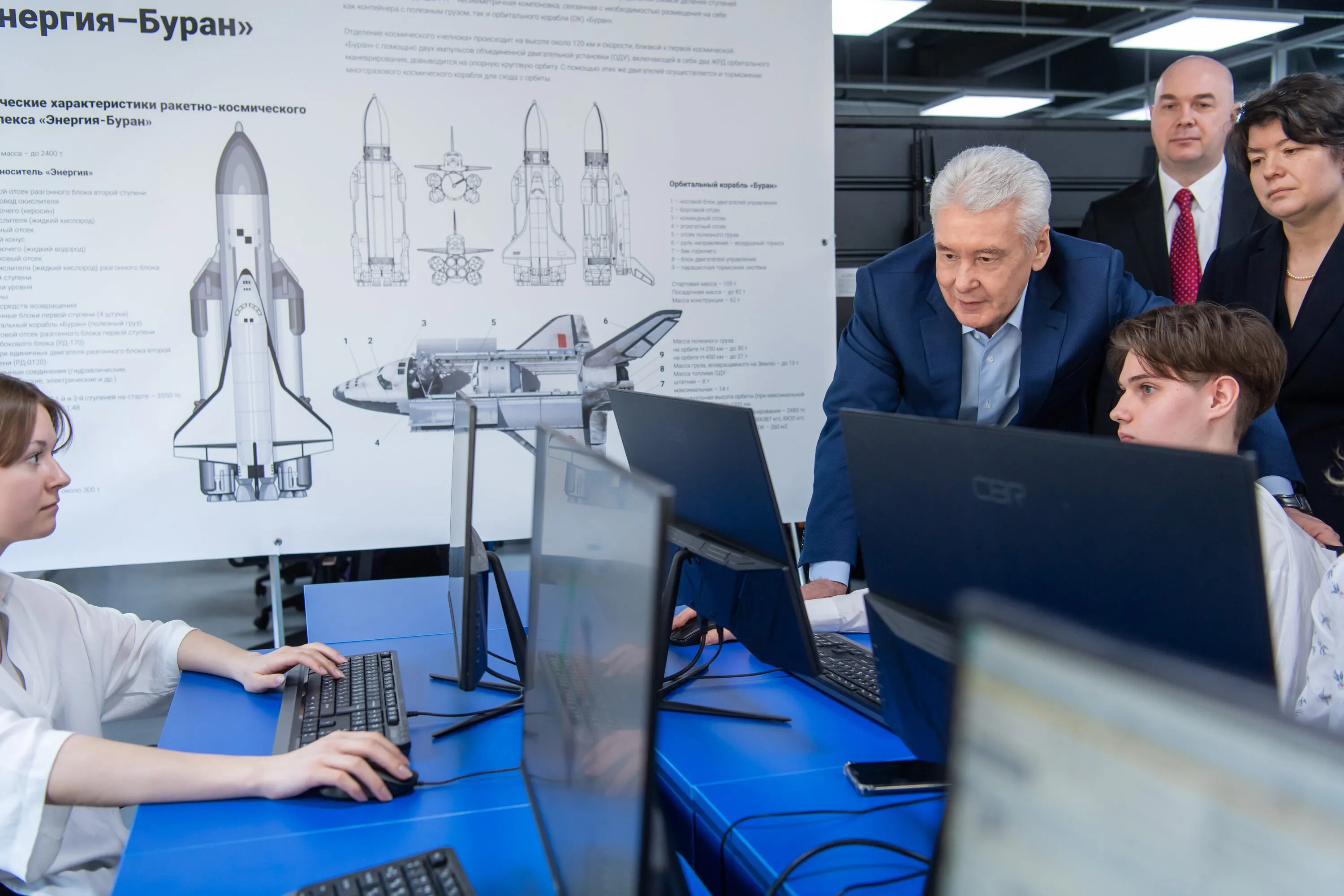 Звезды в линиях чертежей