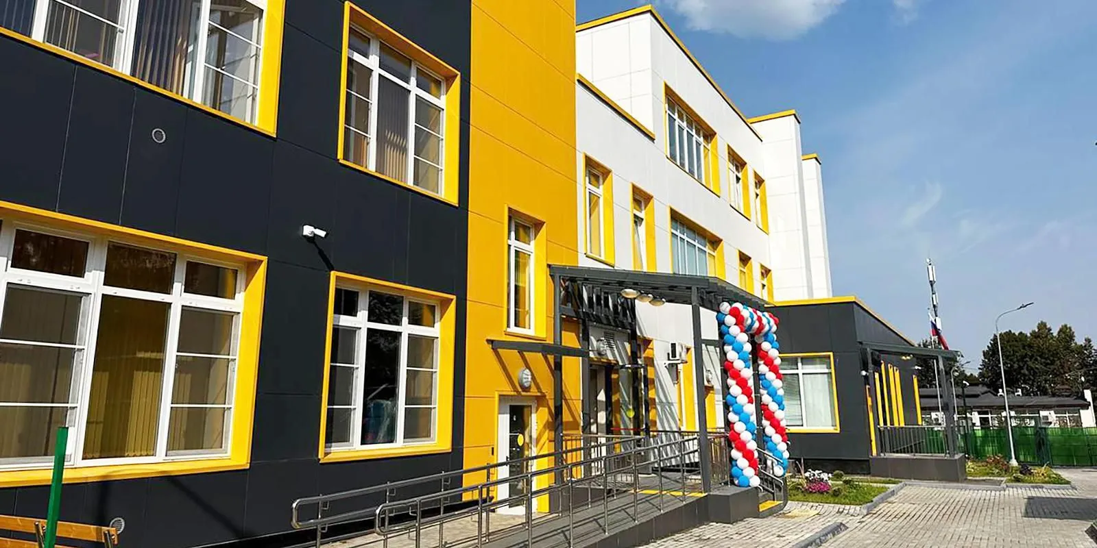 Новые учебные корпуса для двух школ построили в ТиНАО