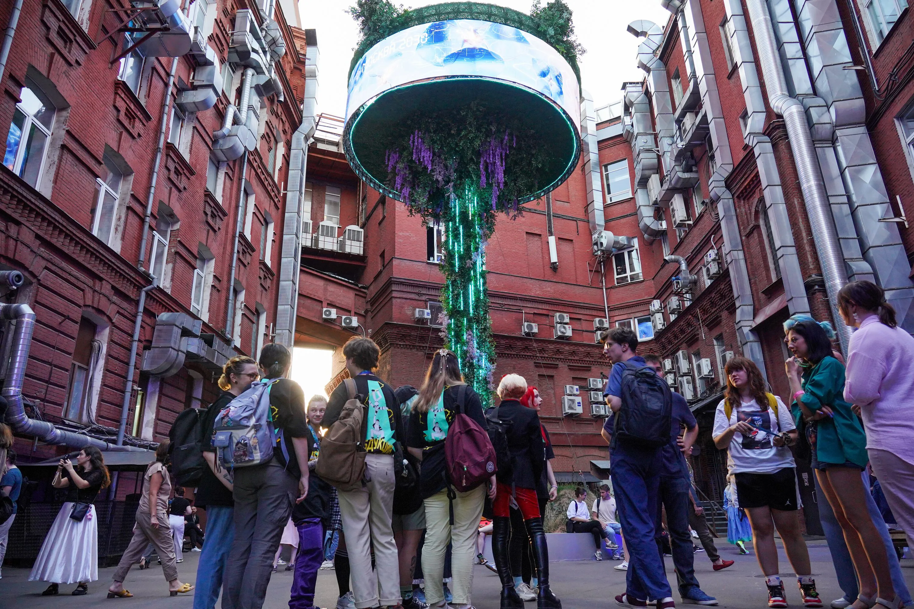 Фестивальная площадка на «Красном Октябре» открывает новый взгляд на Москву 