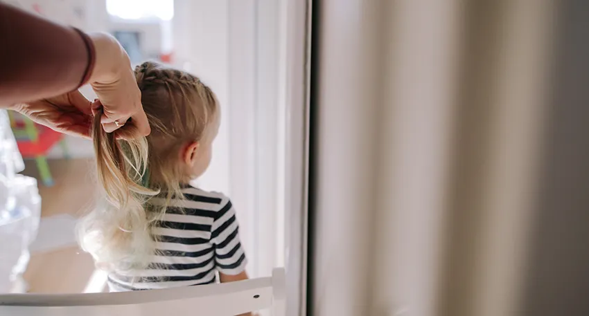 adult-braiding-child-1684035.jpg