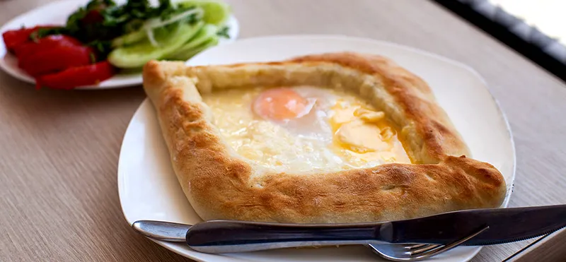 Ajaruli_Khachapuri.jpg