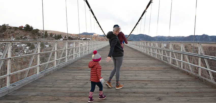 architecture-bridge-children-1690734.jpg