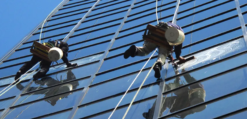 Rope-Access-Window-Cleaning.jpg