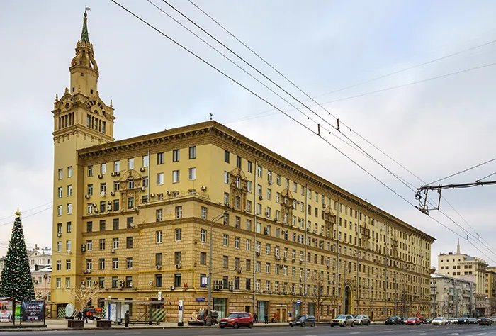 House_on_SmolSquare_Moscow_asv2018-01.jpg