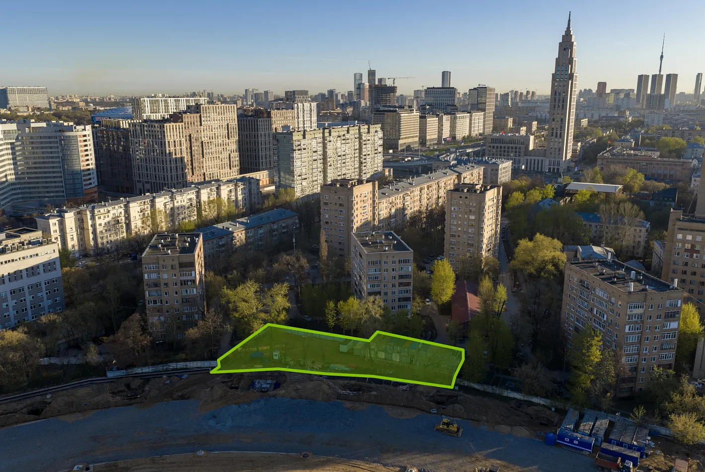 Участок рядом с Центральным Московским ипподромом выставят на торги за 334,7 млн рублей