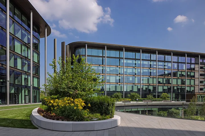 Возле набережной реки Сетуни создали современный ландшафтный парк