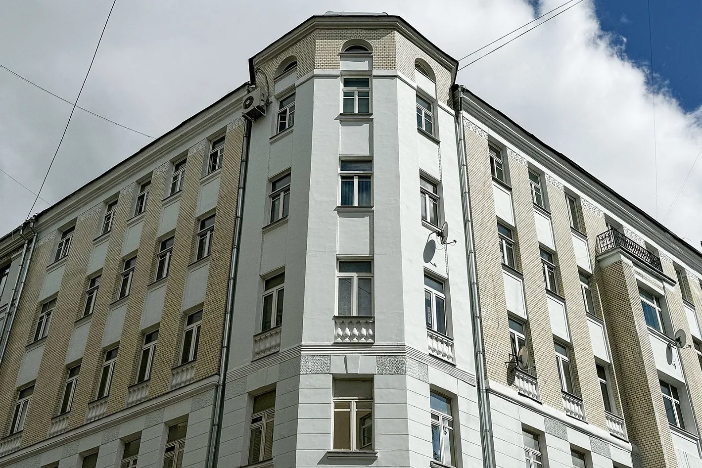 В Москве отремонтируют еще сто жилых домов
