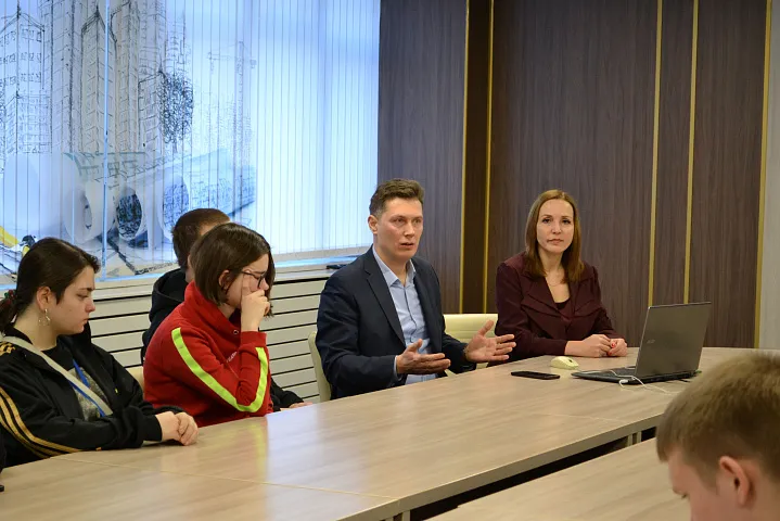 «Донстрой» и «Смарт Сервис» рассказали студентам о карьерных возможностях