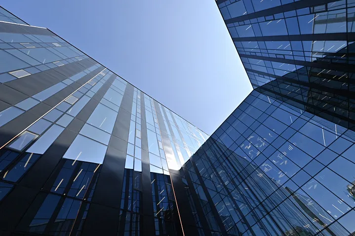 Объем инвестиций в недвижимость РФ может упасть по итогам года на 43%