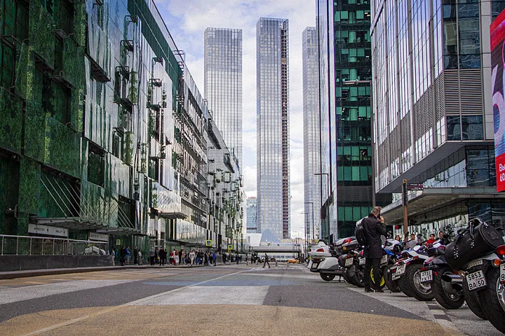 По законам жанра