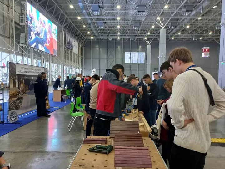 Юные строители будущего собрались на профессиональном форуме в Кубинке