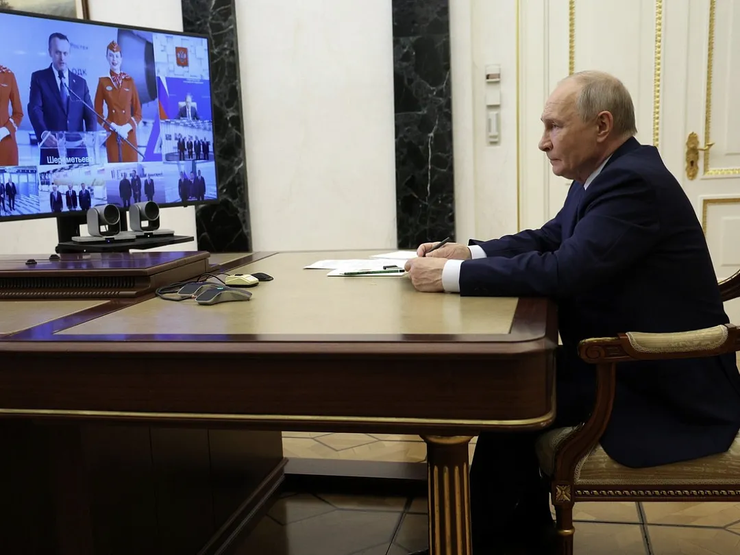 Путин открыл новые терминалы в трех российских аэропортах
