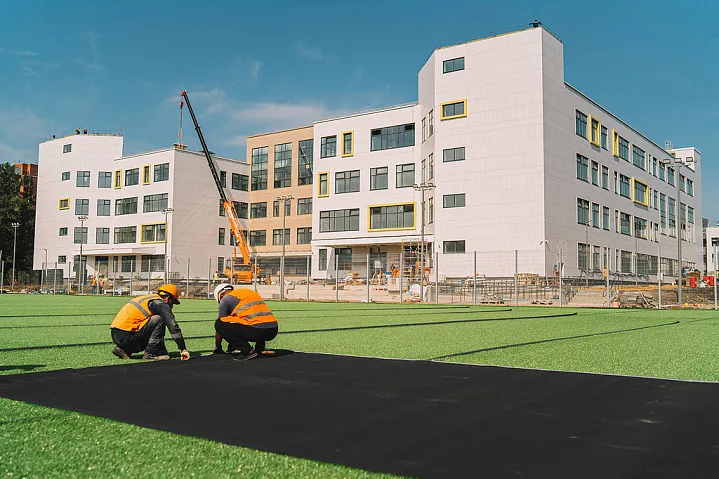 Шесть социальных объектов строятся на севере столицы