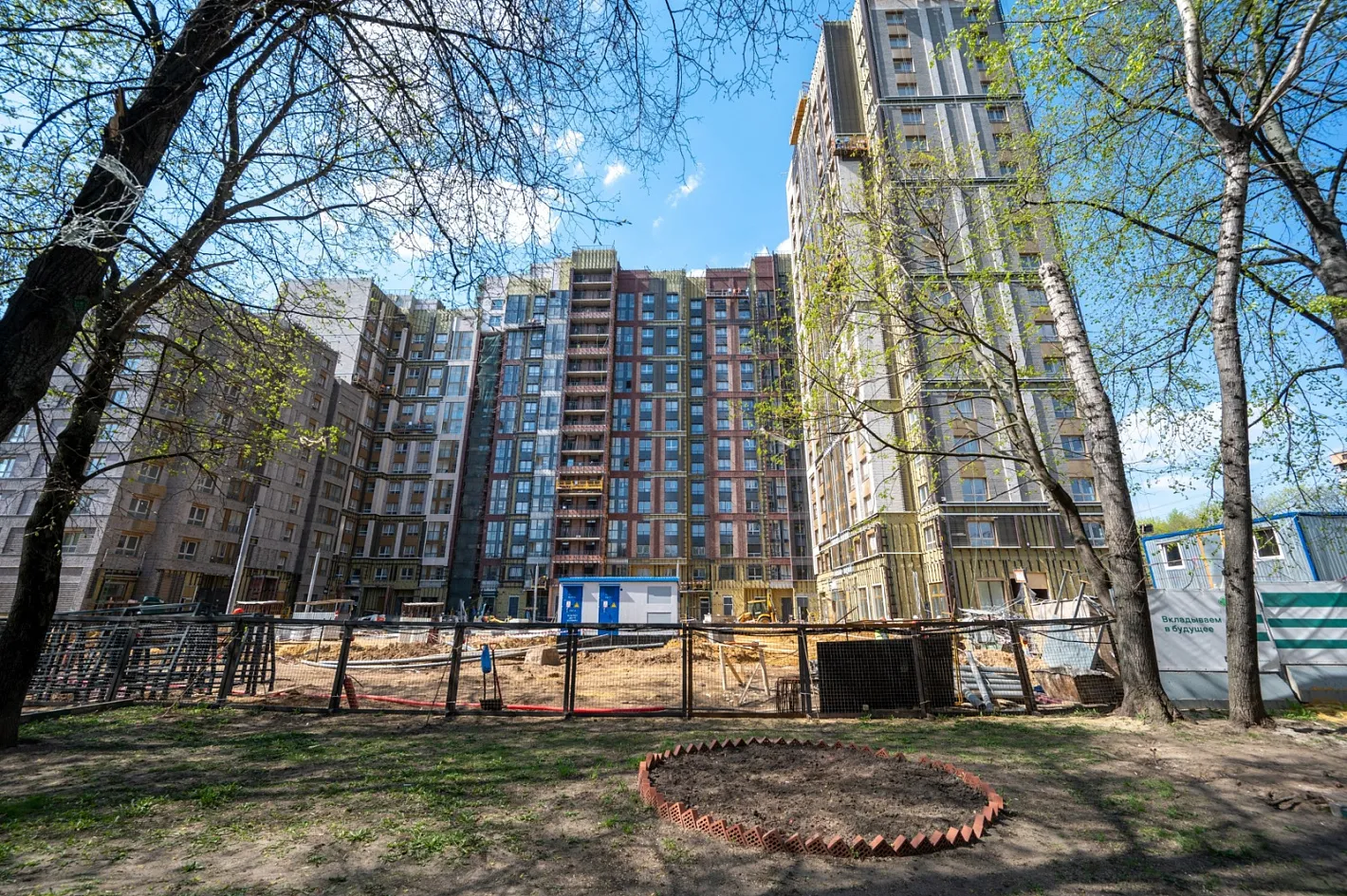 Более 12 тысяч москвичей начнут переселение по реновации в третьем квартале 2023 года 