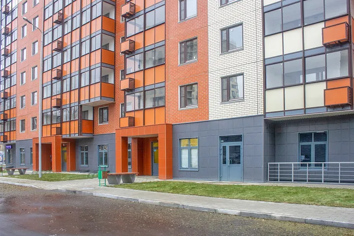 Более 535 домов старого жилого фонда расселено по программе реновации