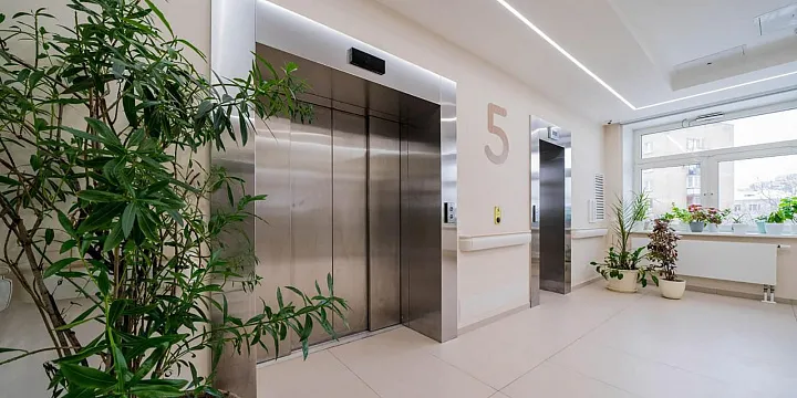 В Минстрое предложили продлить срок годности старых лифтов на пять лет