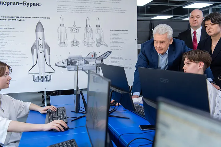 Звезды в линиях чертежей