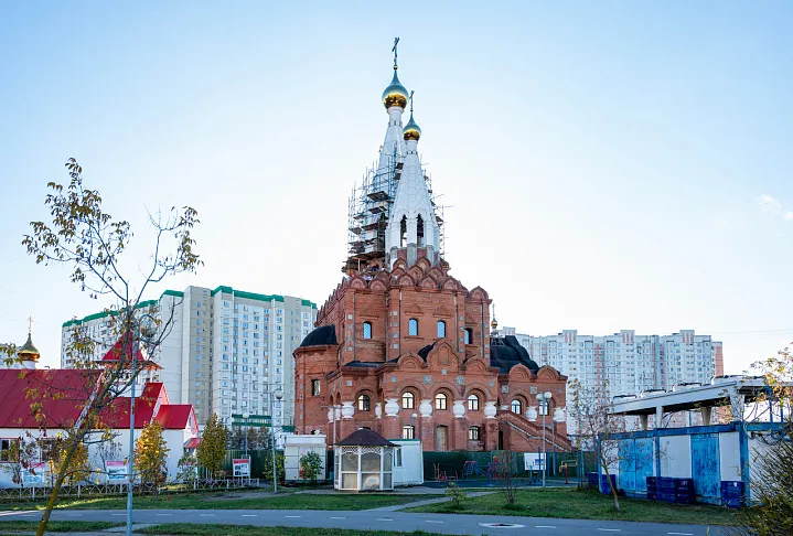 В Лефортово продолжается строительство храма Преображения Господня 