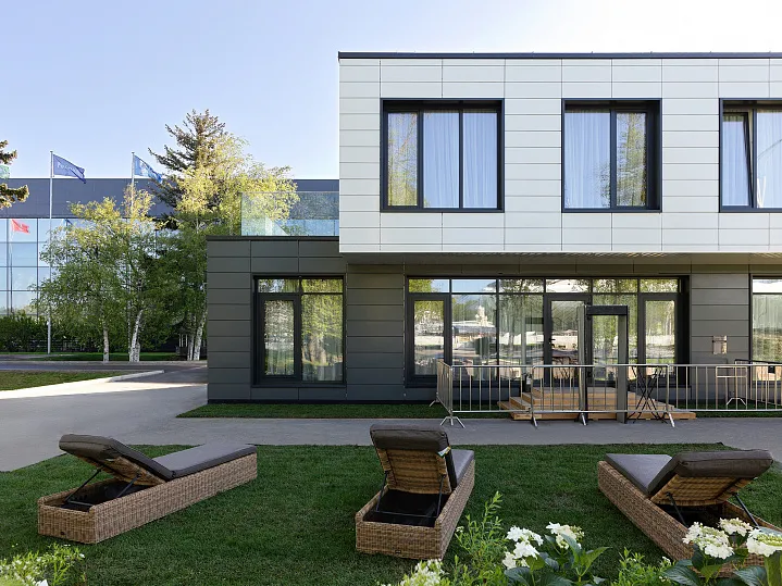 Инновации с конвейера: ГК «МонАрх» переходит от экспериментального к серийному выпуску модульных зданий