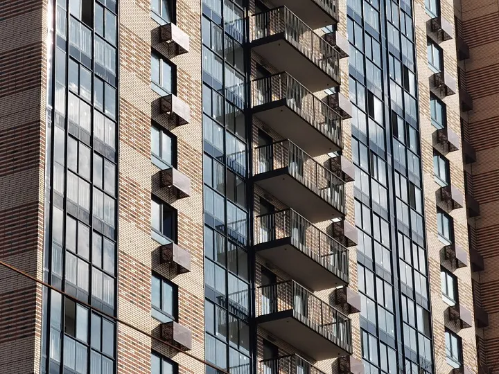 В этом году по реновации расселили больше 150 домов