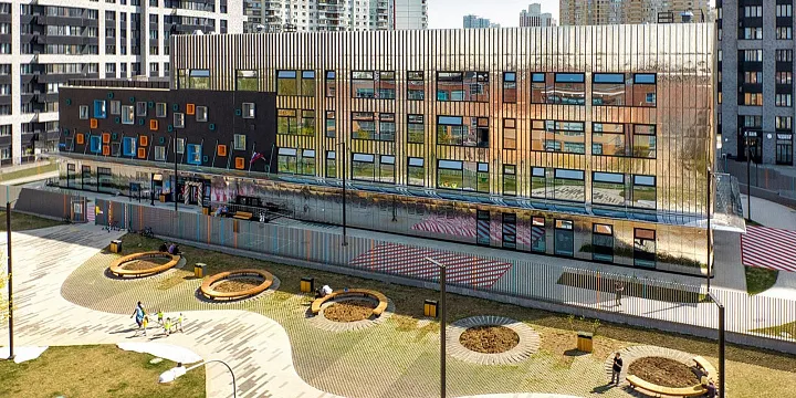 Восемь школ и детских садов построили на западе Москвы за пять лет 