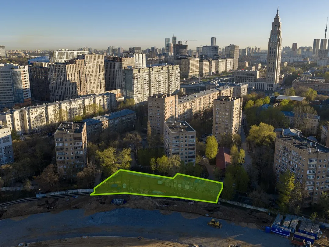 Участок рядом с Центральным Московским ипподромом выставят на торги за 334,7 млн рублей