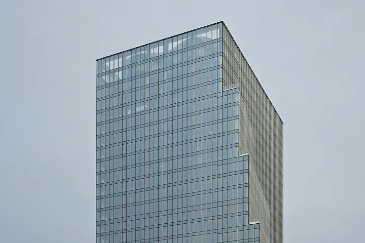 ГК ФСК продала офисный центр на ул. Шеногина