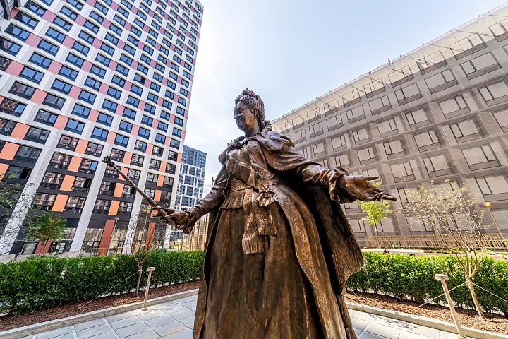 Скульптуру императрицы Екатерины II авторства Зураба Церетели доставили в «Петровский парк II»