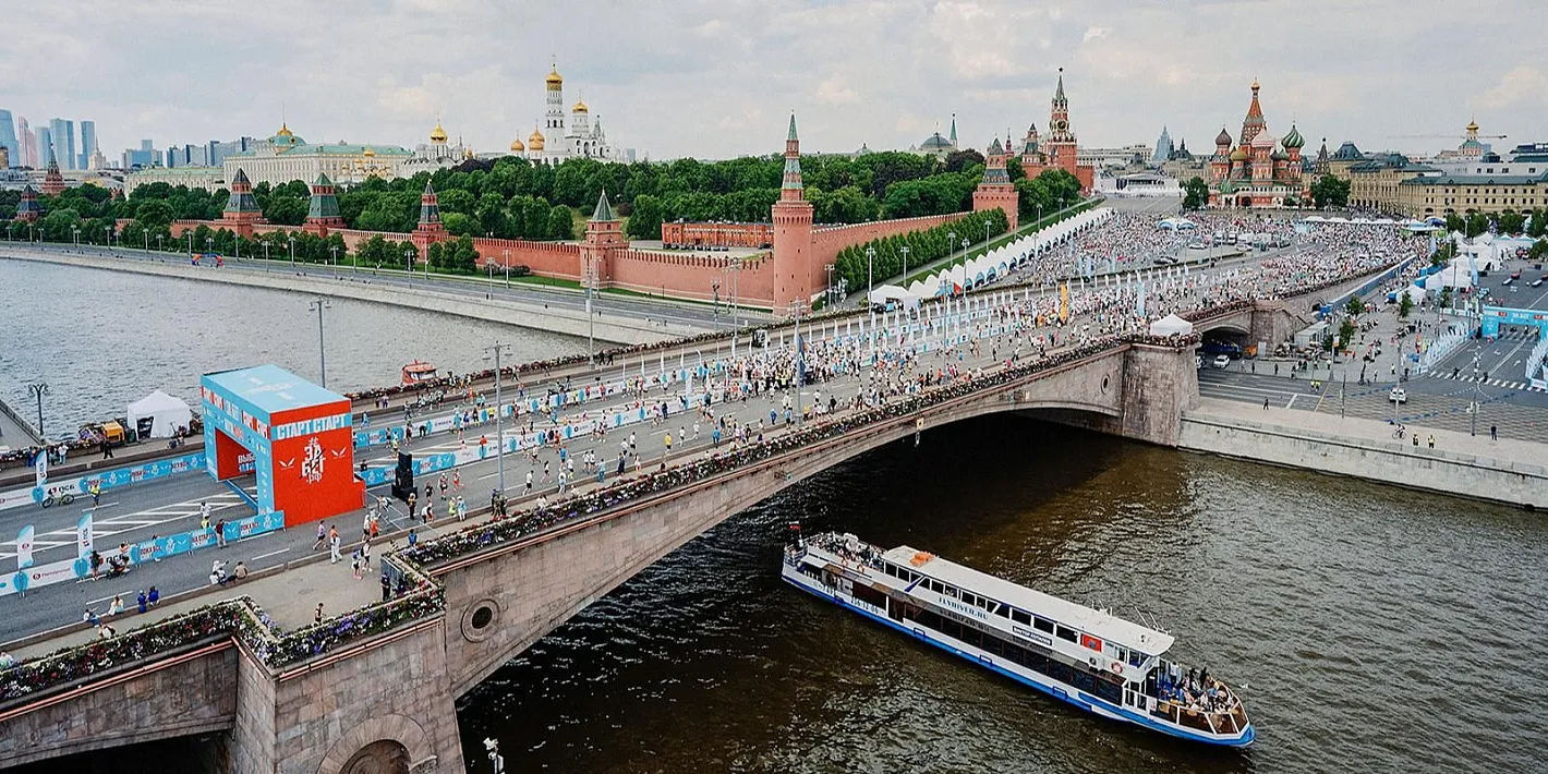 В центре Москвы до 24 мая ограничили движение из-за полумарафона