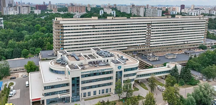 Реконструкцию главного корпуса больницы имени Буянова завершат до конца года