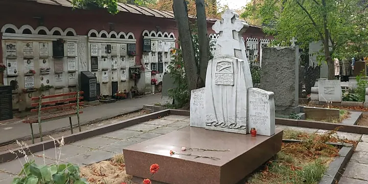 Надгробие Константина Станиславского отреставрируют на Новодевичьем кладбище 