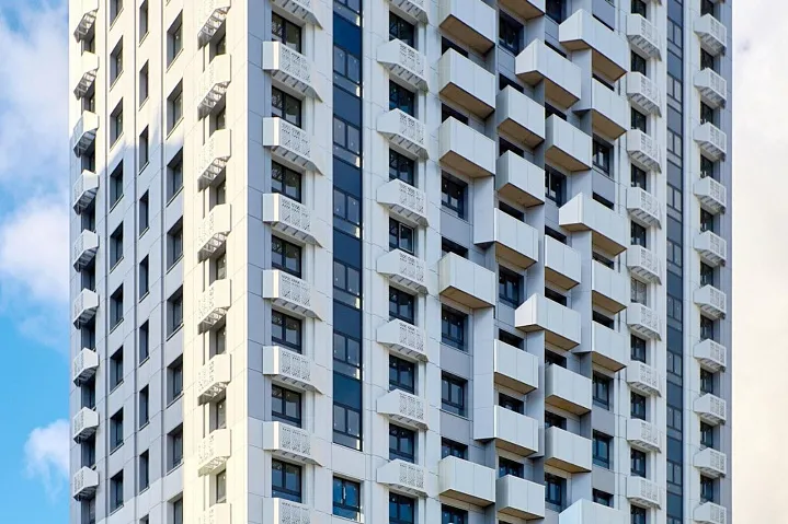 Введен в эксплуатацию первый корпус в жилом комплексе в Рязанском районе