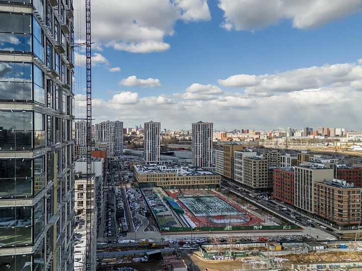 Началось остекление корпусов четвертой очереди LIFE Варшавская